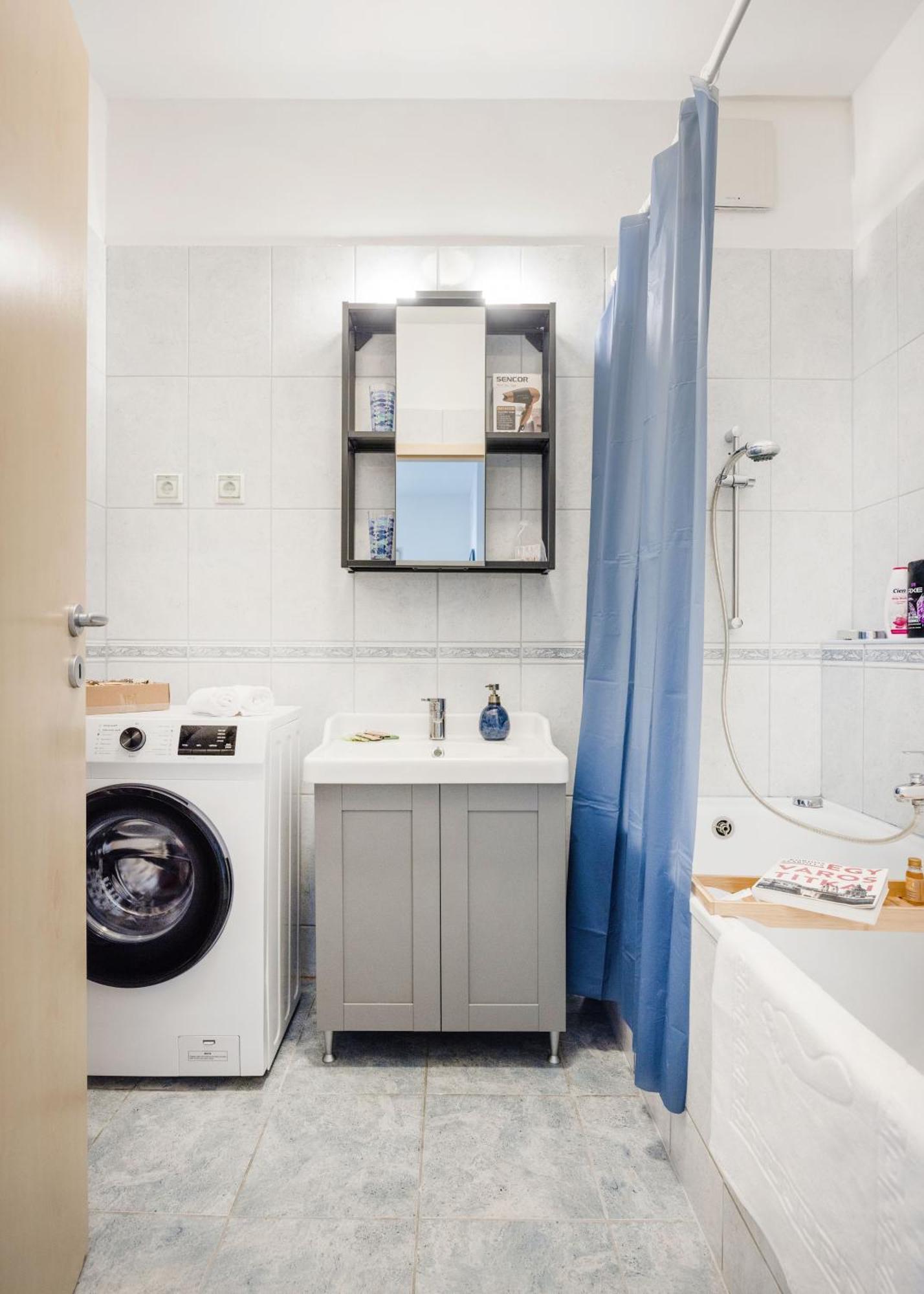 Modern Two-Bedroom Apartment With Free Parking Budapest Exterior photo